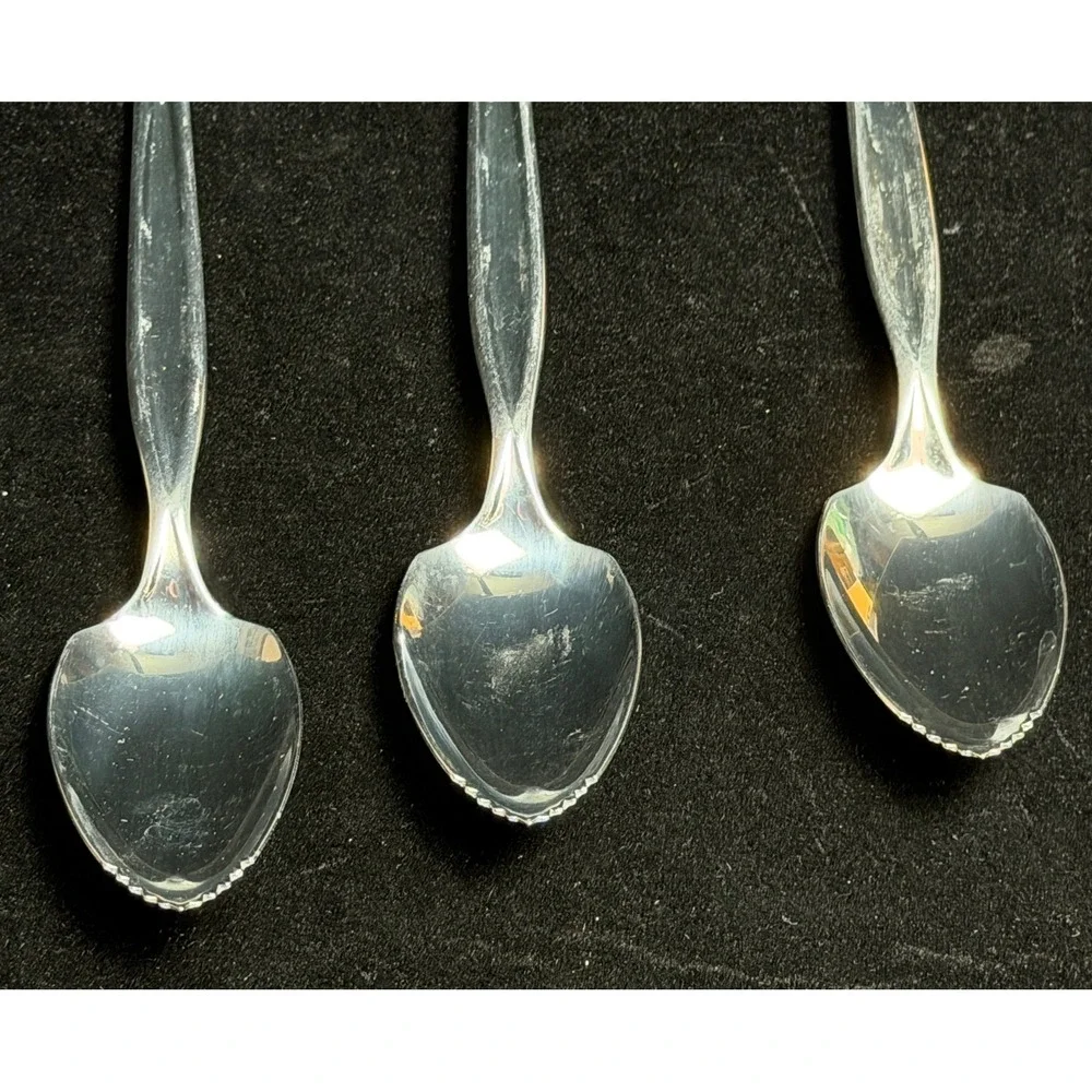 Wm Rogers Mfg Co Stainless Steel Grapefruit Spoons: Serrated Edge, Set of 3, USA